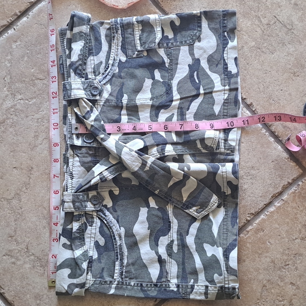 NWOT camo skirt size M